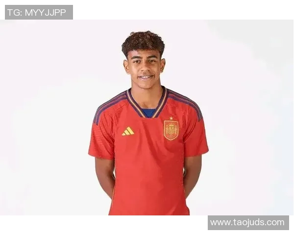 哪个足球明星因视力问题影响职业生涯表现引发关注与讨论