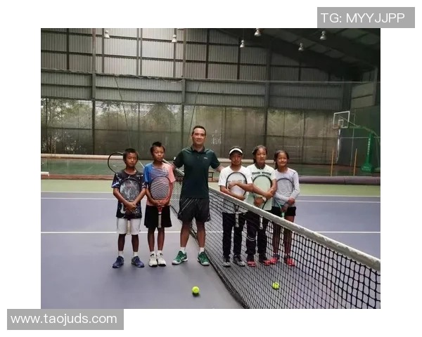 西安网球队成长之路:追寻梦想与拼搏的网球纪实故事